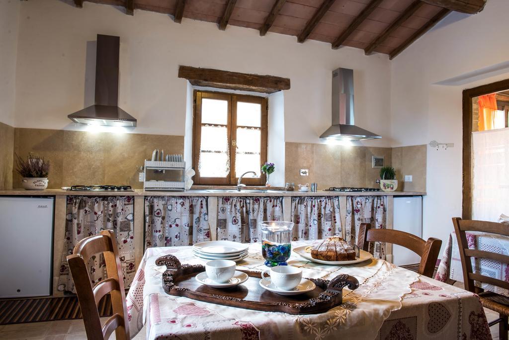 Agriturismo Grossola กัสตีลีโยเน ดิ ออร์ชา ภายนอก รูปภาพ