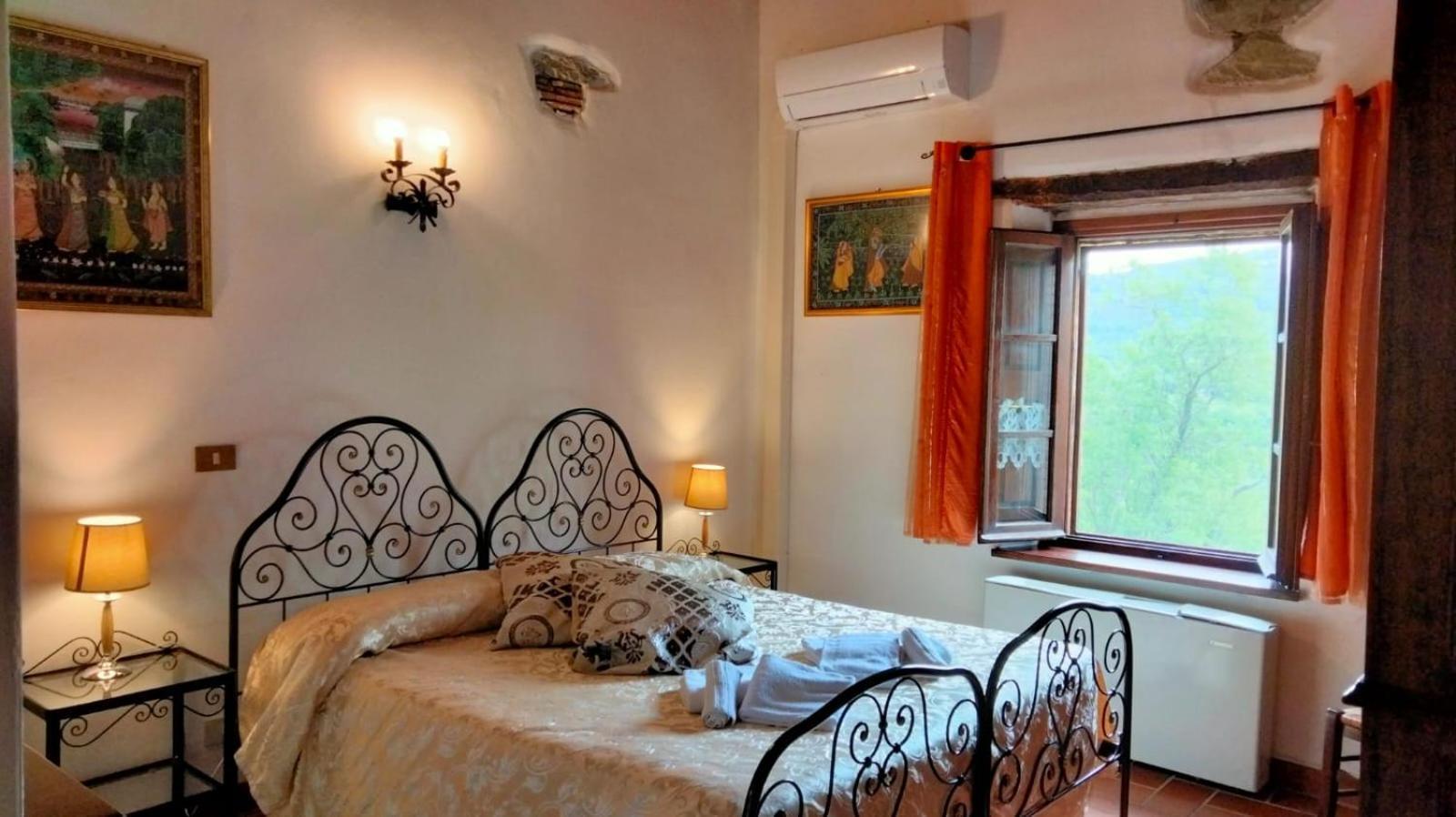 Agriturismo Grossola กัสตีลีโยเน ดิ ออร์ชา ภายนอก รูปภาพ