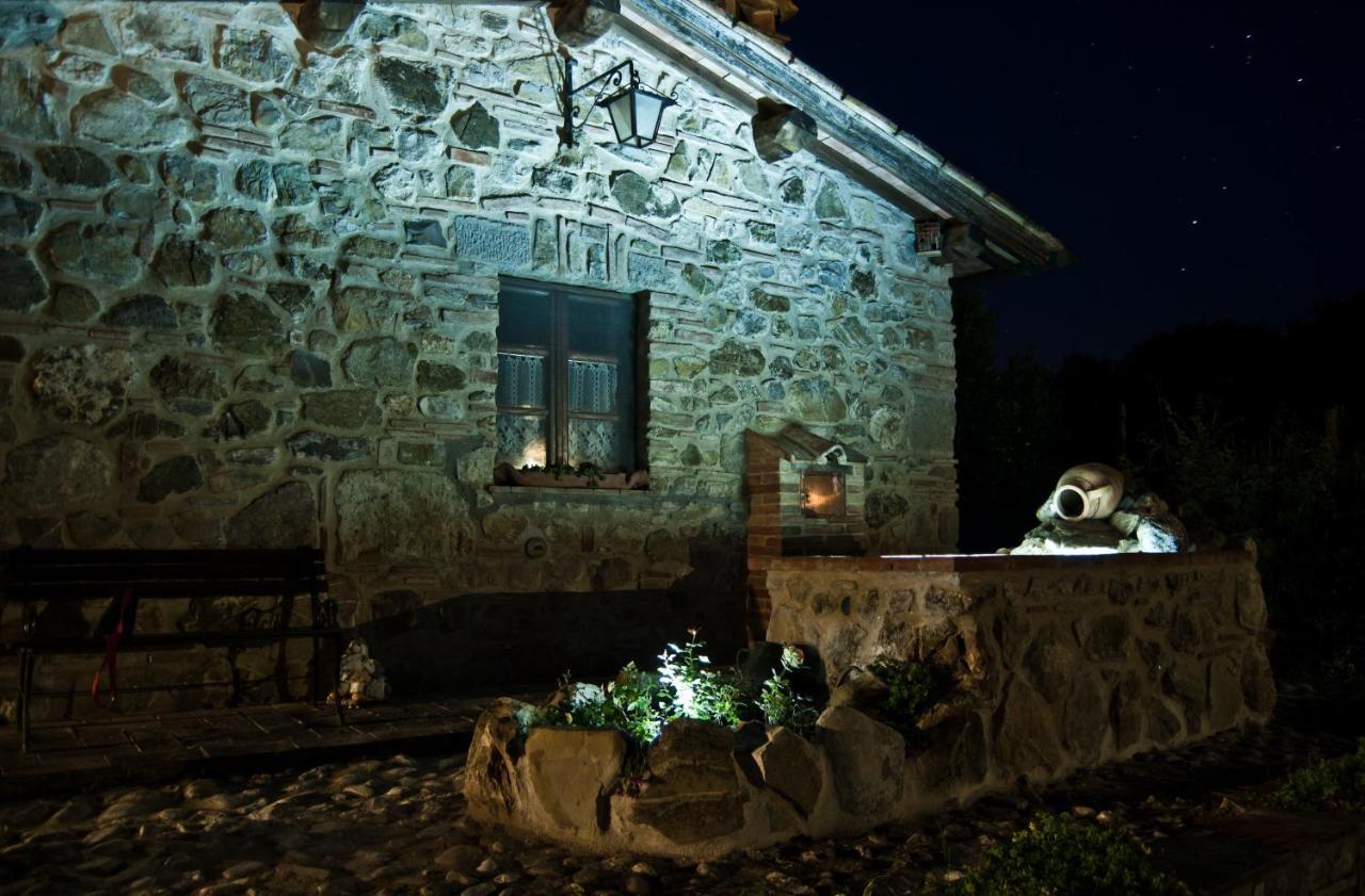 Agriturismo Grossola กัสตีลีโยเน ดิ ออร์ชา ภายนอก รูปภาพ